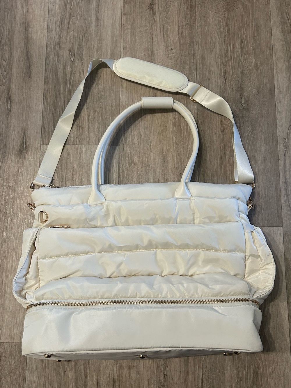 iPack Cream Puffer Tote Bag